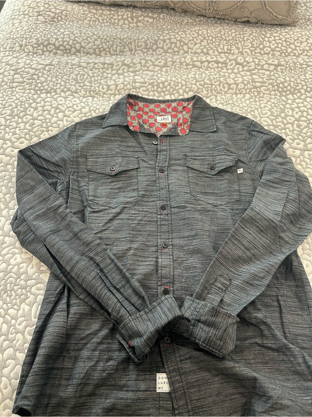 Lost Men's Heather Charcoal Button-Down Shirt with Red Collar Accent